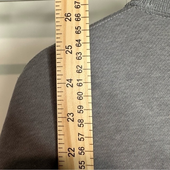 Vintage GUESS Classic Embroidered Crewneck Sweatshirt Medium Gray Y2k Academia - Picture 8 of 9